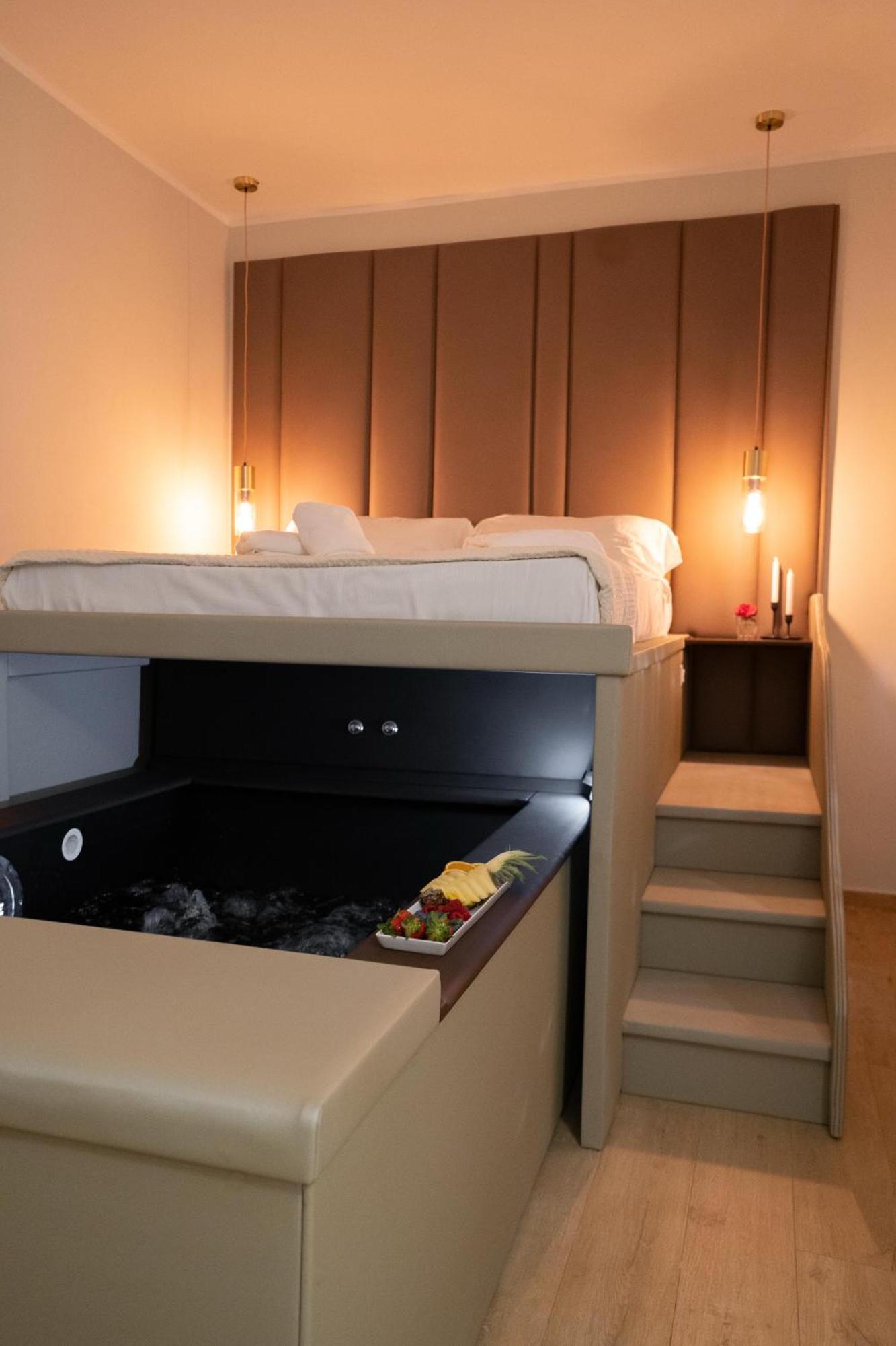 Alma Suites - Il Nido D'Amore Livorno Exterior foto