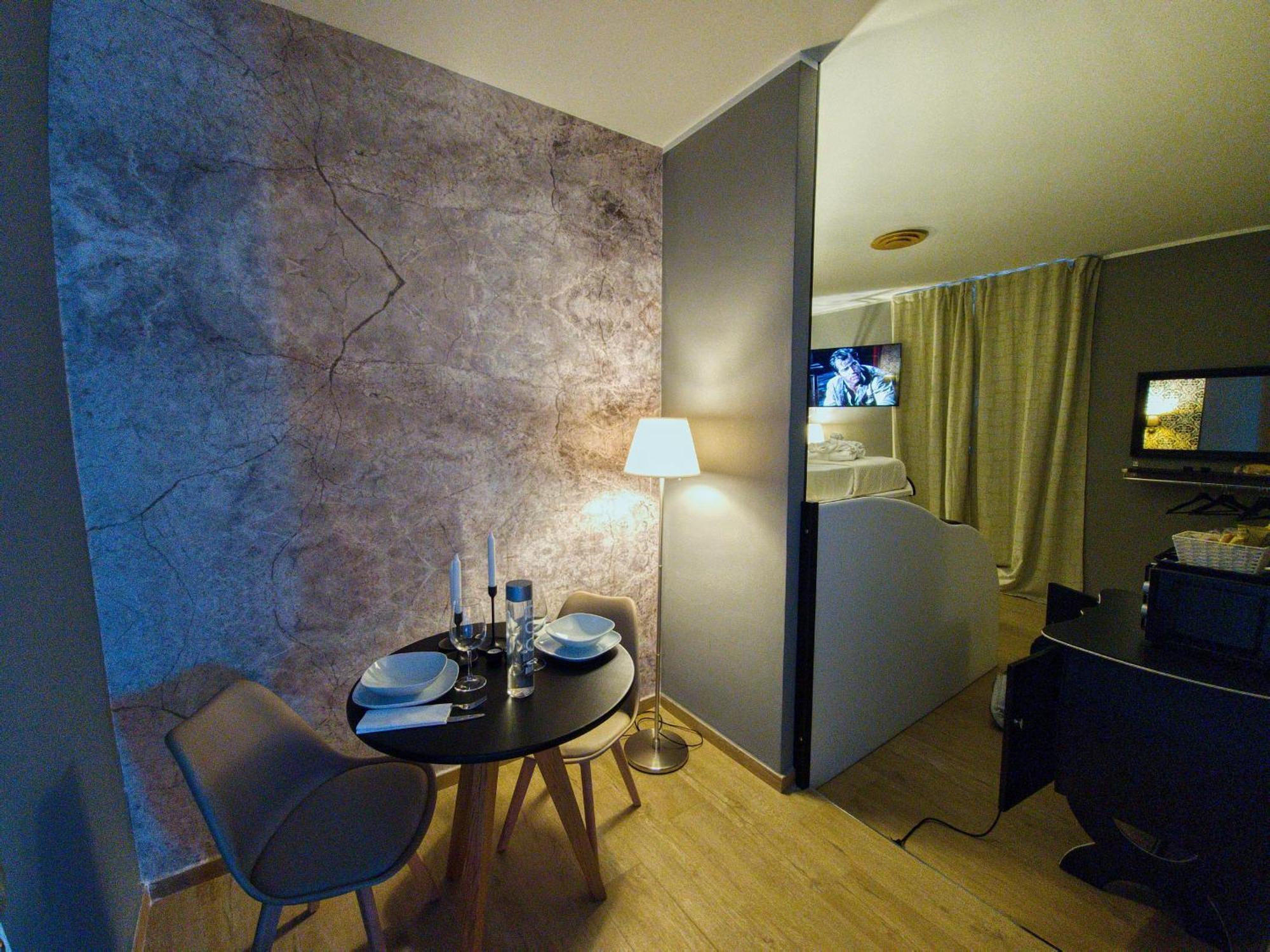 Alma Suites - Il Nido D'Amore Livorno Exterior foto