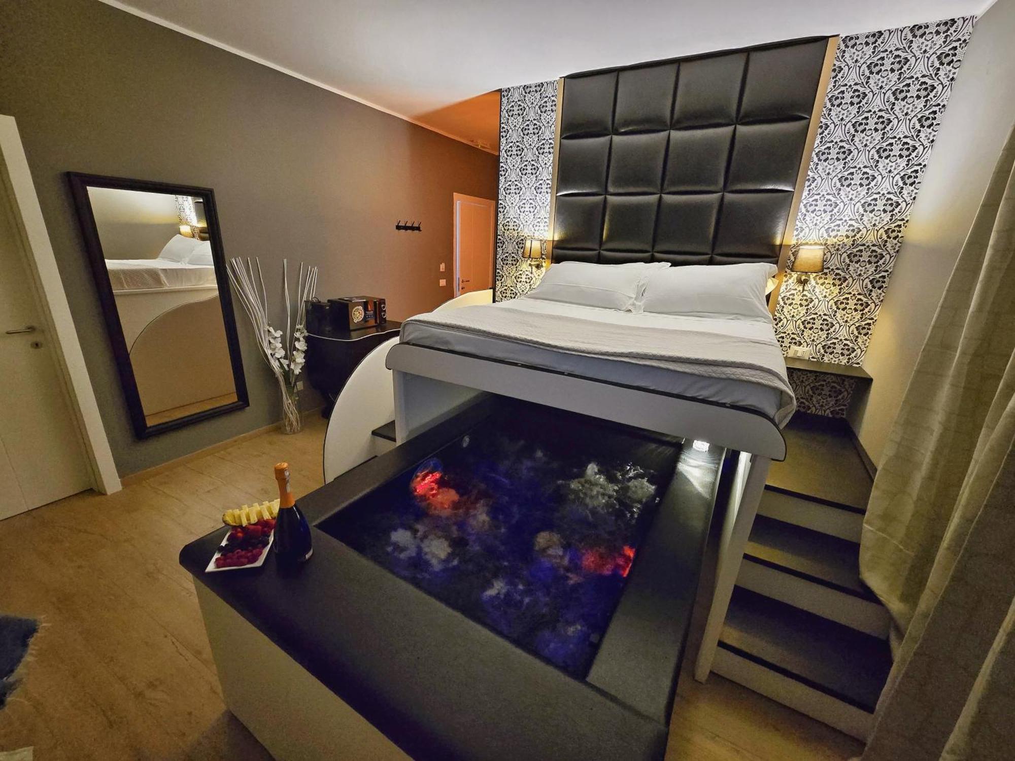Alma Suites - Il Nido D'Amore Livorno Exterior foto